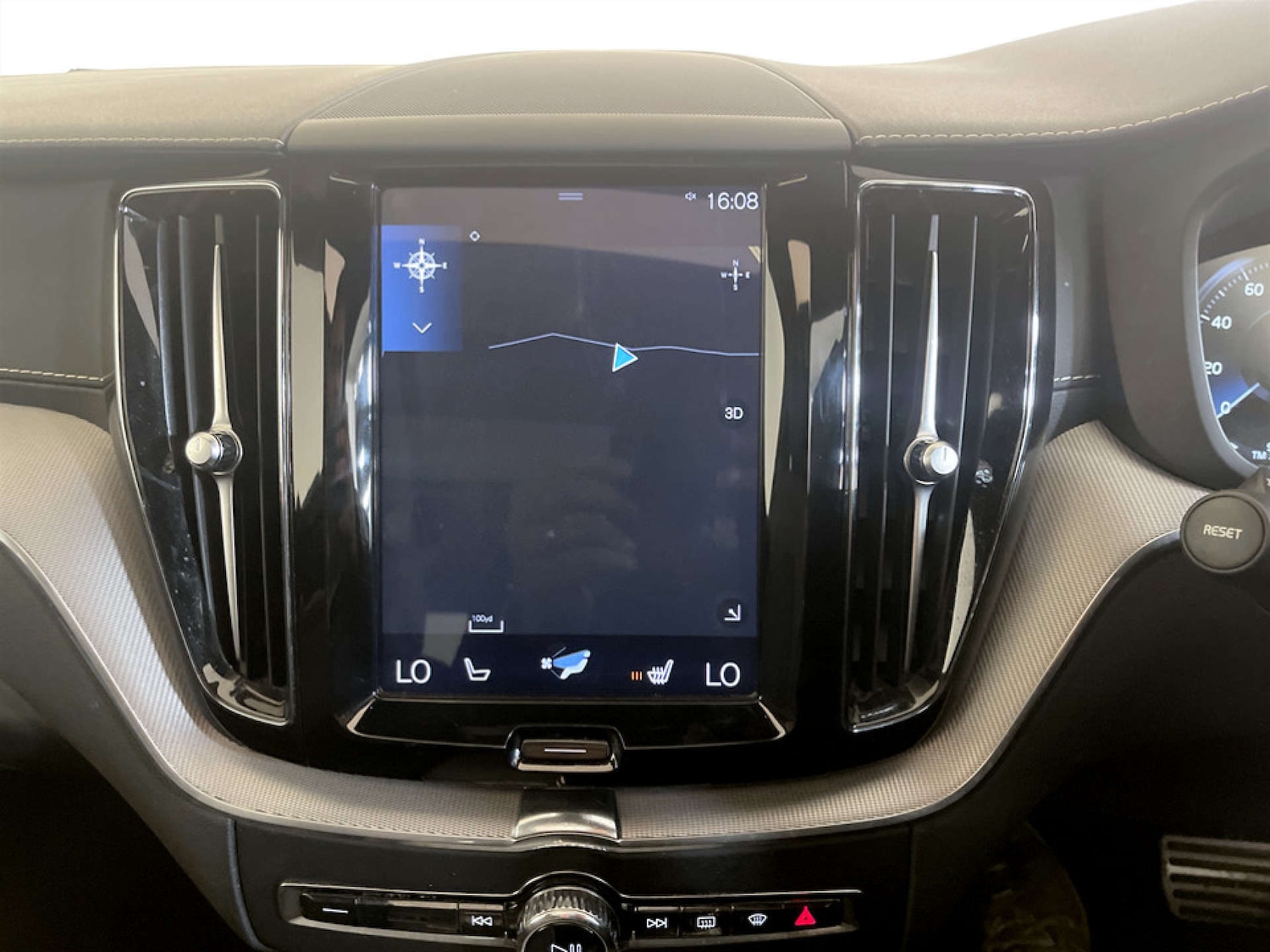 Used Volvo XC60 2020 for sale - 77506824: Photo 21