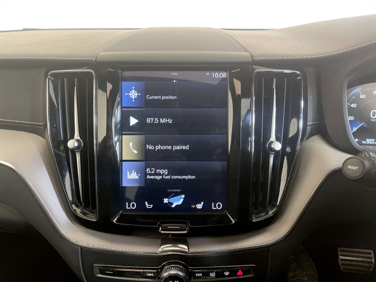 Used Volvo XC60 2020 for sale - 77506824: Photo 24