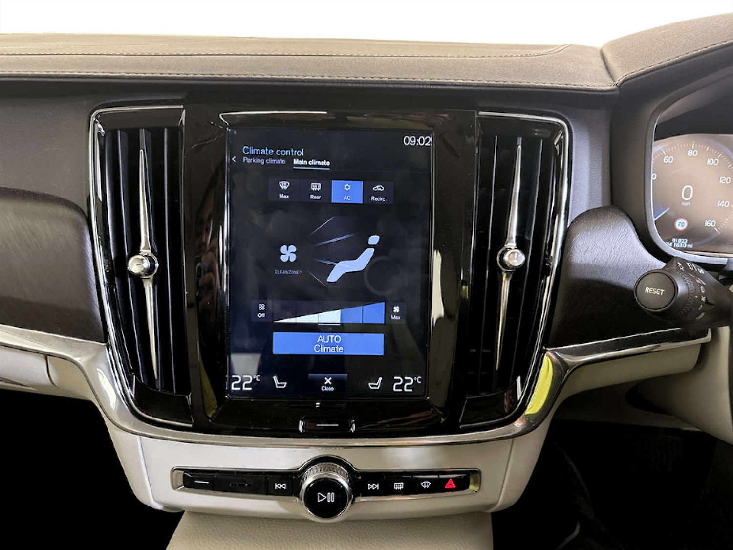 Used Volvo V90 Cross Country 2019 for sale - 77186083: Photo 21