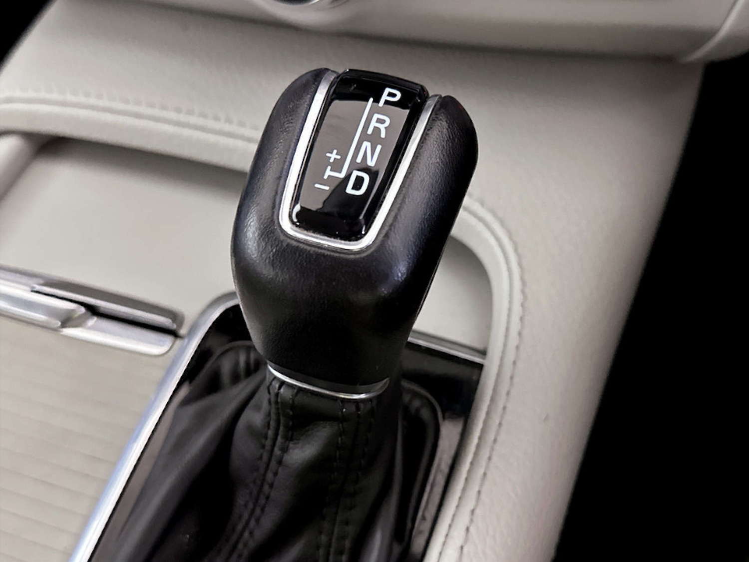 Used Volvo V90 Cross Country 2019 for sale - 77186083: Photo 25