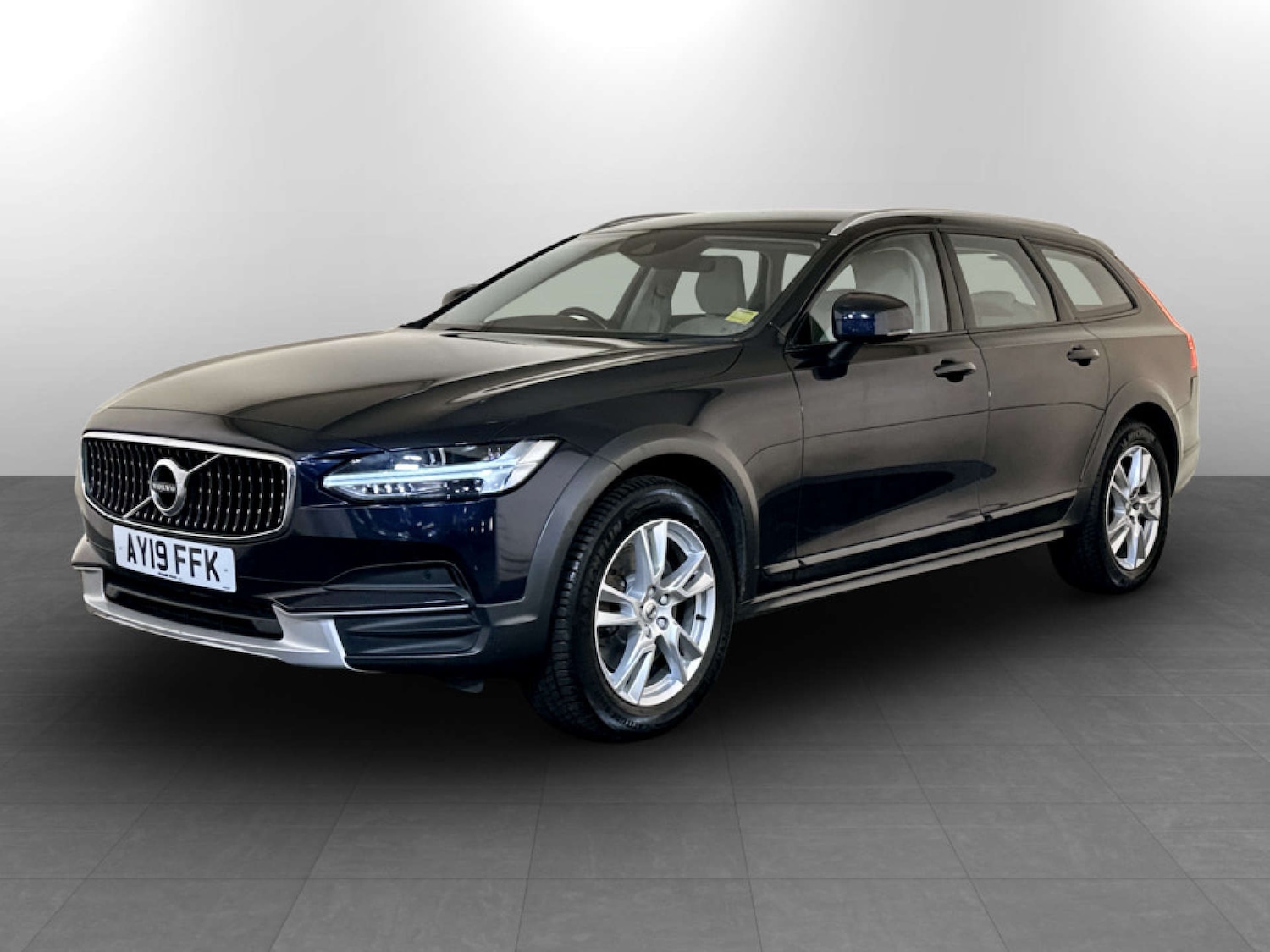 Used Volvo V90 Cross Country 2019 for sale - 77186083: Photo 6