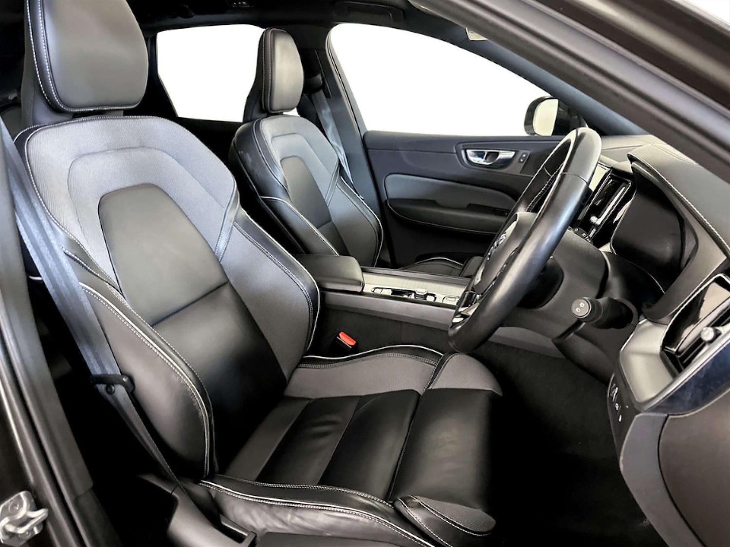 Used Volvo XC60 2021 for sale - 77452508: Photo 13