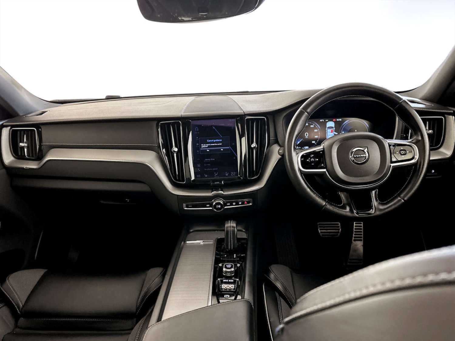 Used Volvo XC60 2021 for sale - 77452508: Photo 3