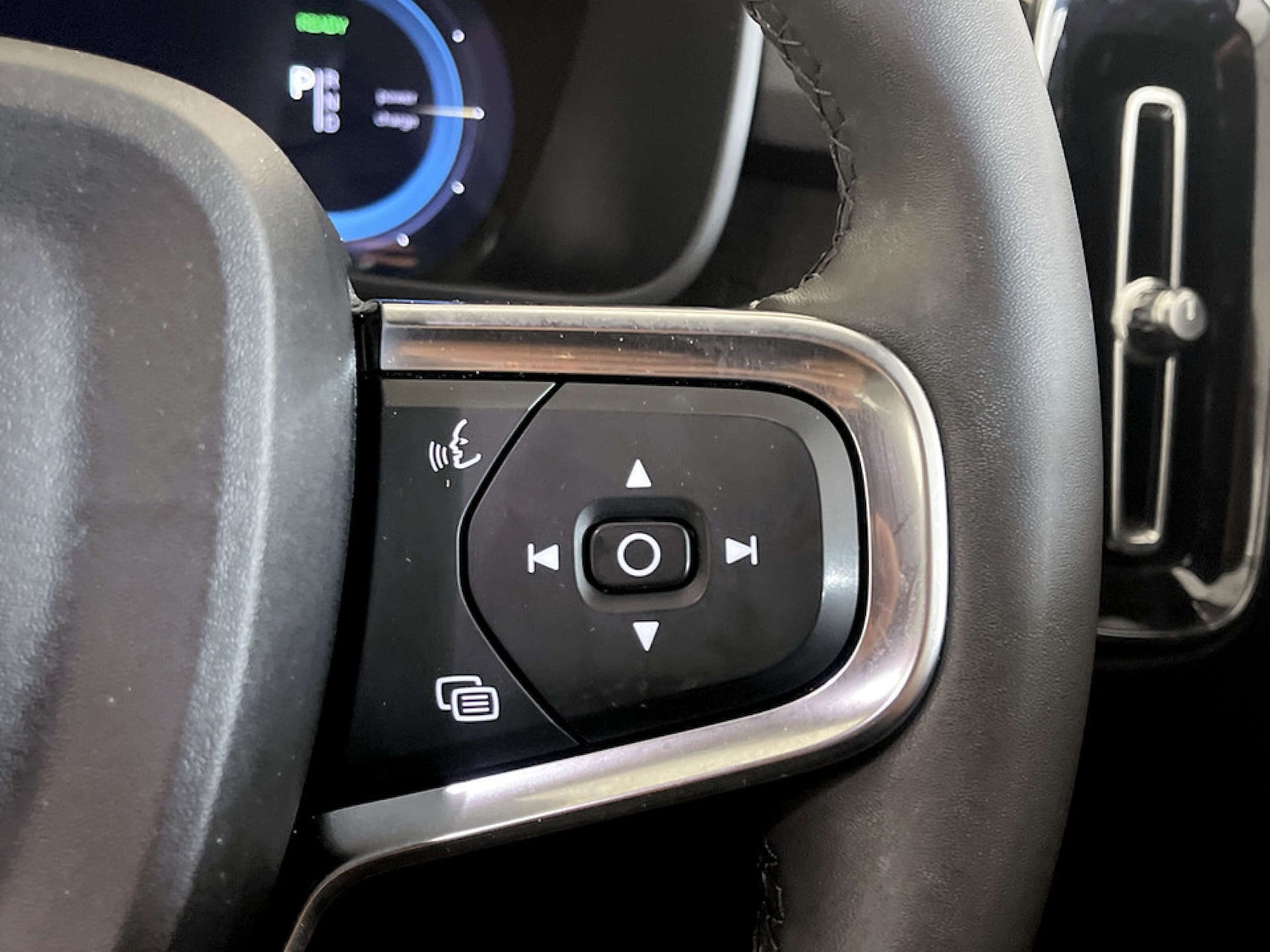 Used Volvo XC40 2023 for sale - 77470052: Photo 18