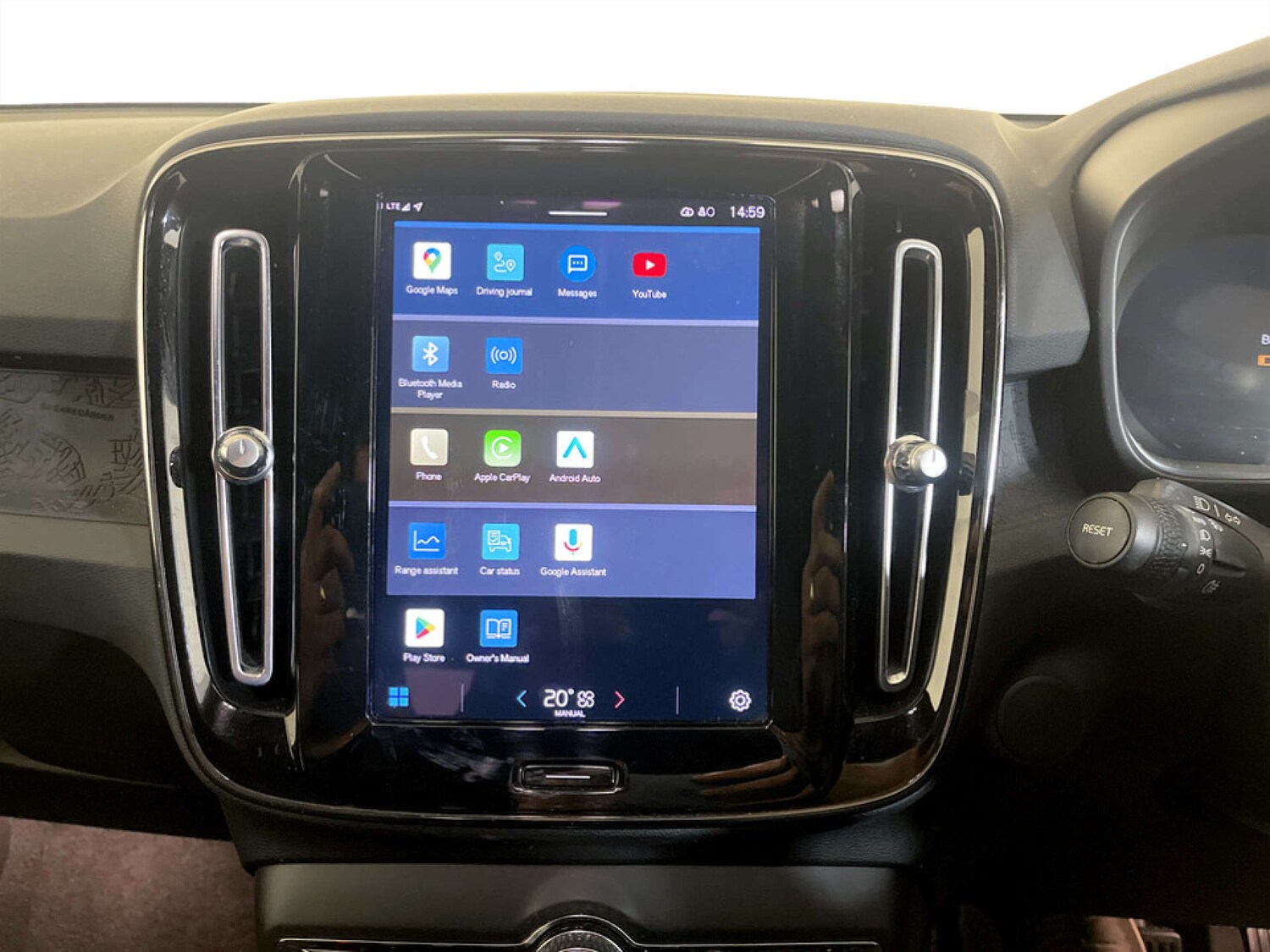 Used Volvo XC40 2023 for sale - 77470052: Photo 21