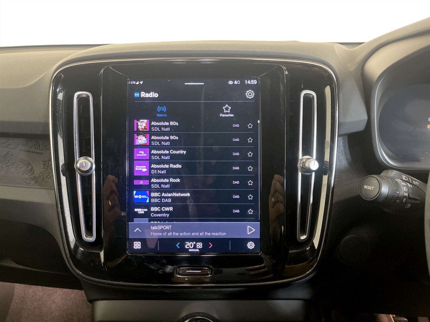 Used Volvo XC40 2023 for sale - 77470052: Photo 23