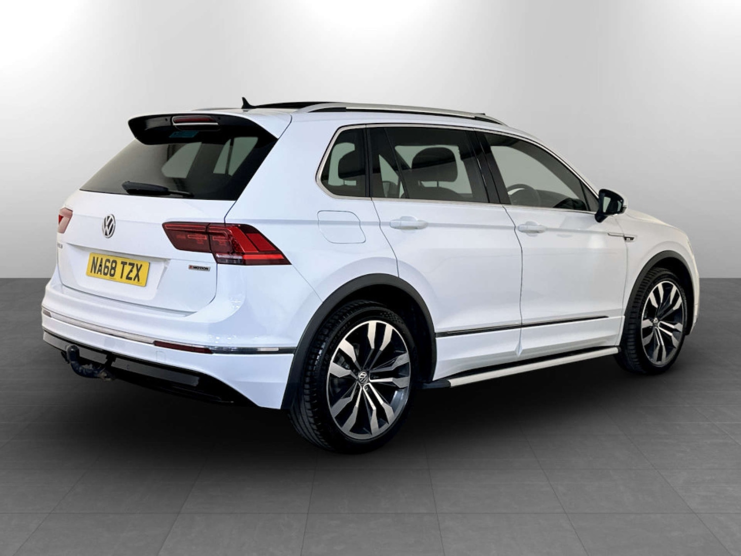 Used Volkswagen Tiguan 2018 for sale - 77259141: Photo 10