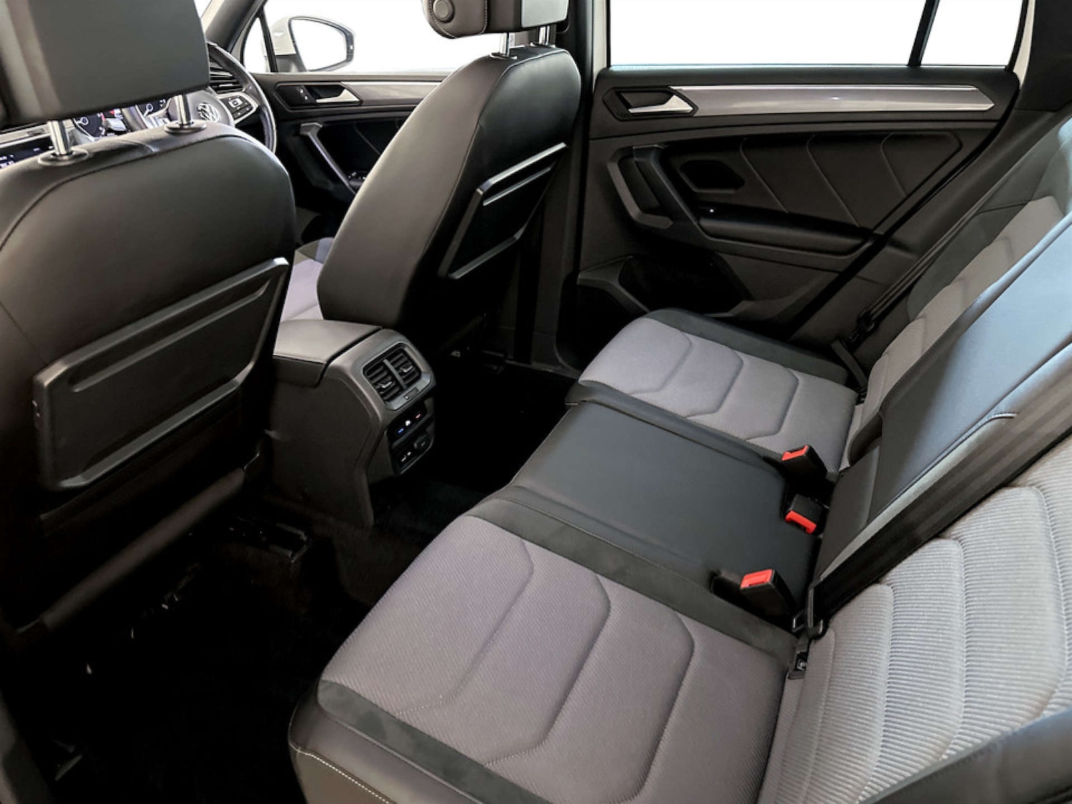 Used Volkswagen Tiguan 2018 for sale - 77259141: Photo 15