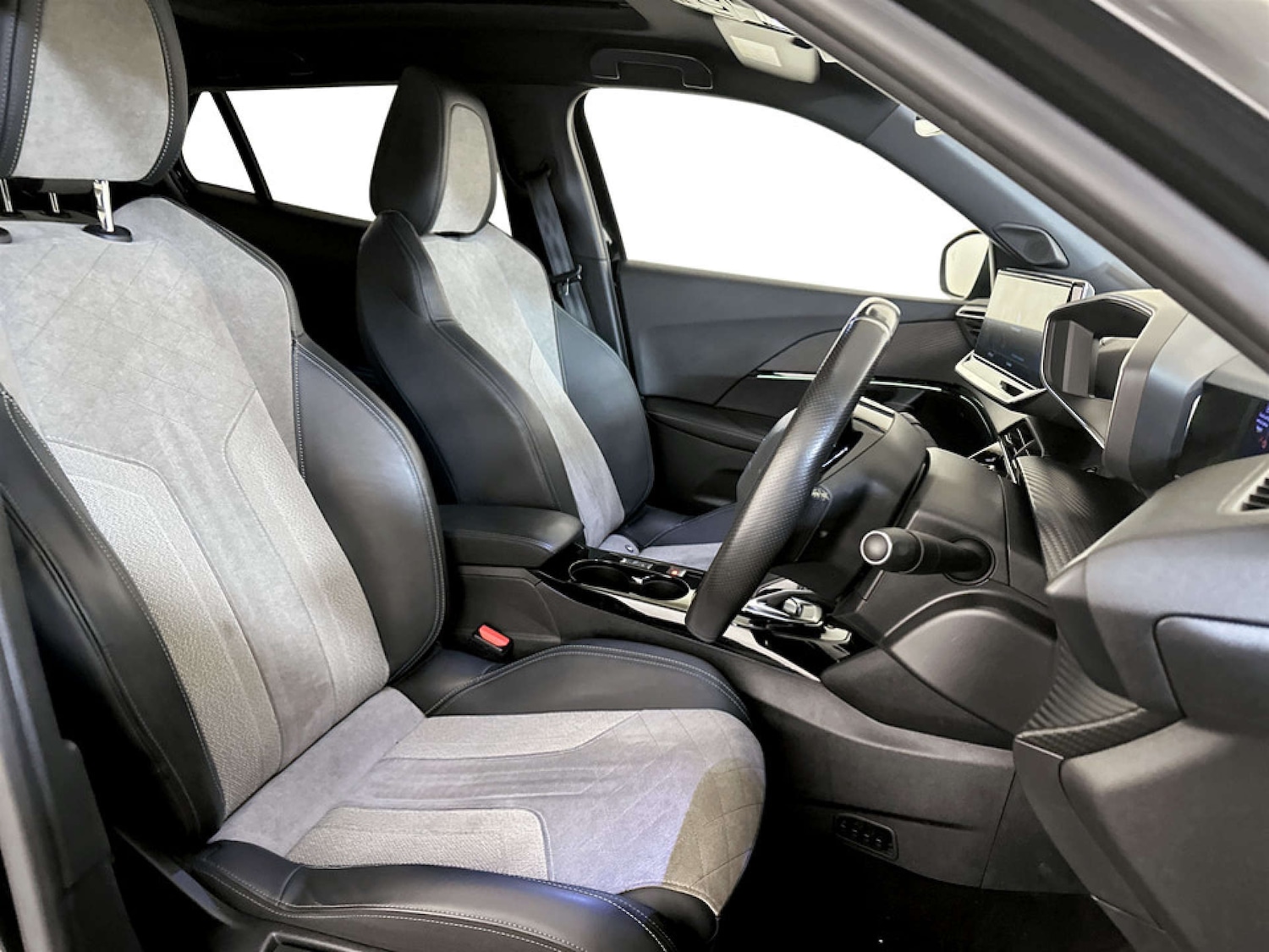 Used Peugeot 2008 2020 for sale - 77594835: Photo 13