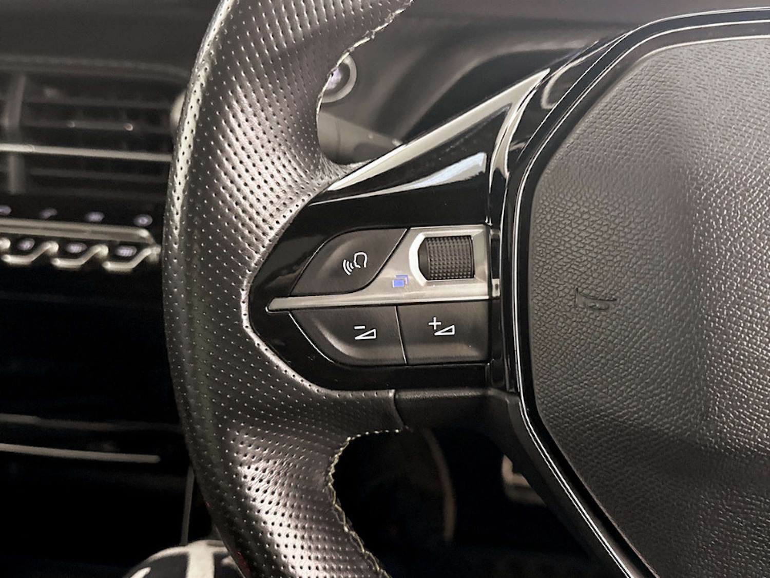 Used Peugeot 2008 2020 for sale - 77594835: Photo 17