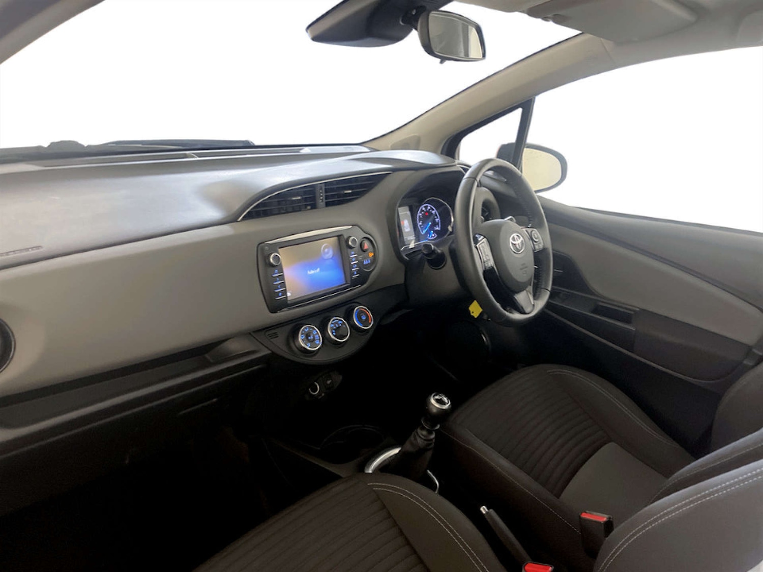 Used Toyota Yaris 2018 for sale - 77185910: Photo 12