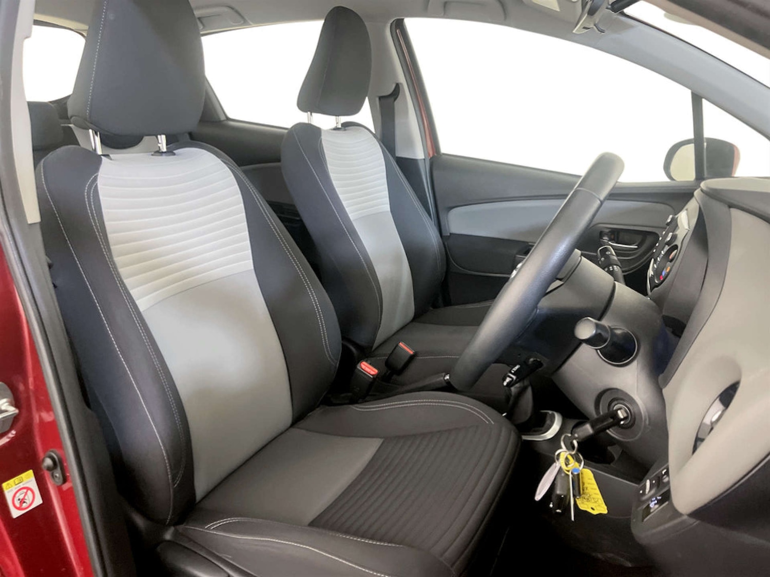 Used Toyota Yaris 2018 for sale - 77185910: Photo 13