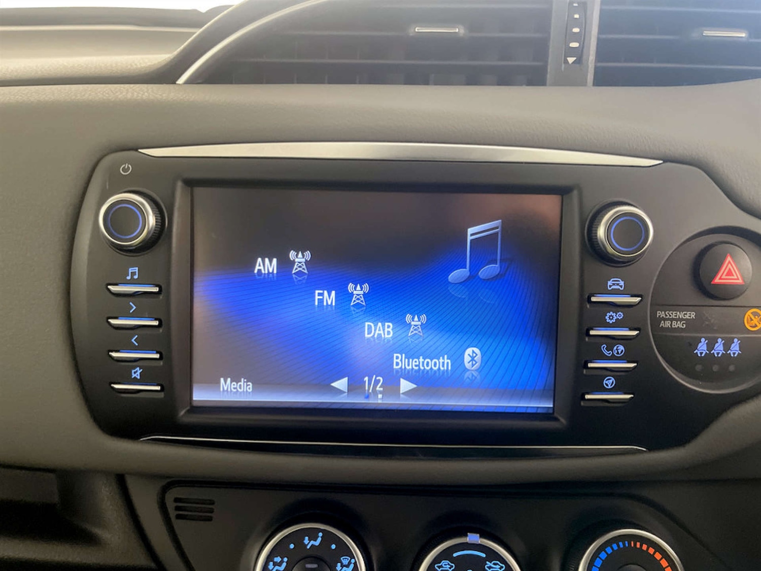 Used Toyota Yaris 2018 for sale - 77185910: Photo 22