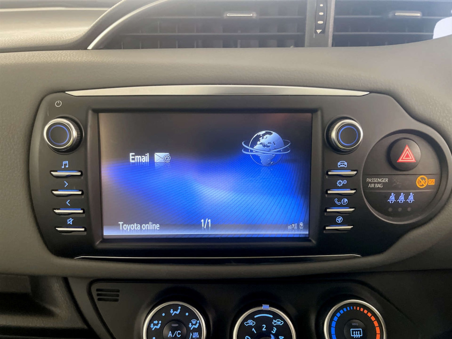 Used Toyota Yaris 2018 for sale - 77185910: Photo 24