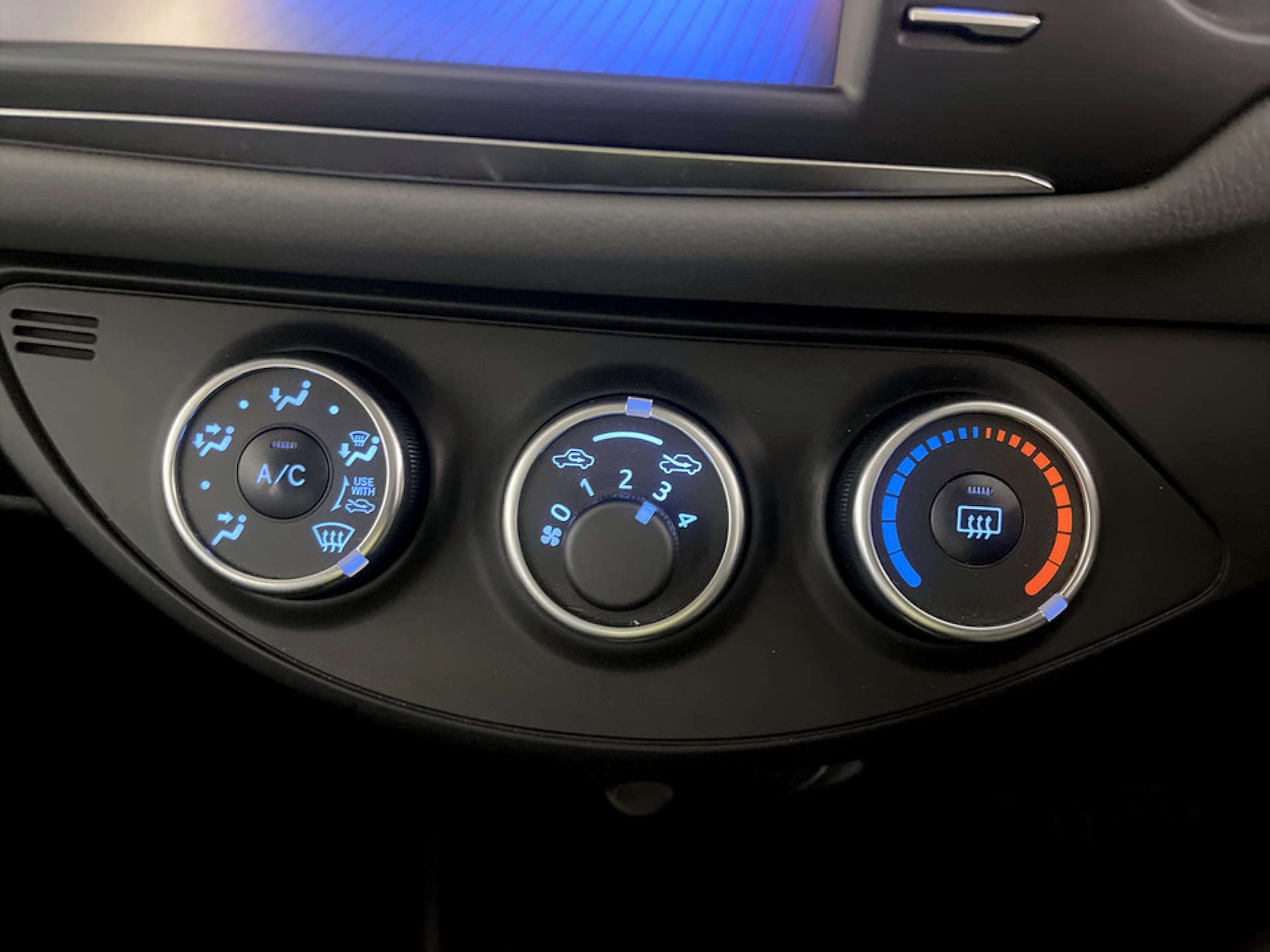 Used Toyota Yaris 2018 for sale - 77185910: Photo 26