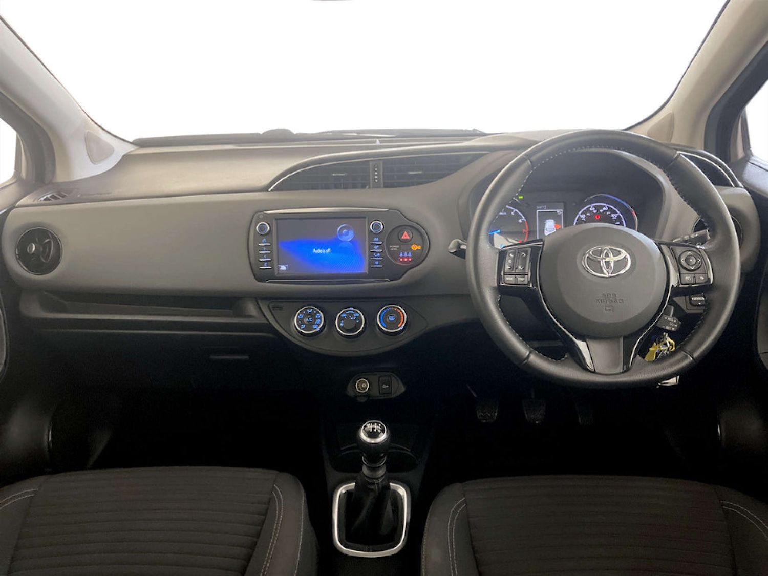 Used Toyota Yaris 2018 for sale - 77185910: Photo 3