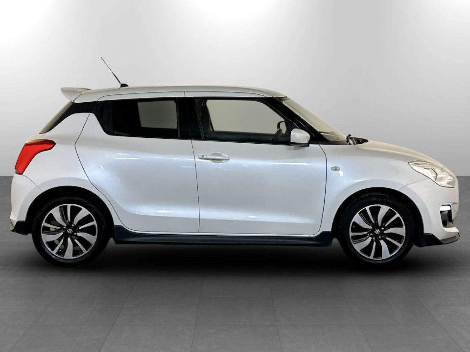 Used Suzuki Swift 2019 for sale - 77431926: Photo 10
