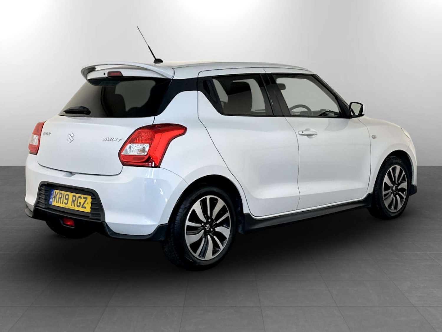 Used Suzuki Swift 2019 for sale - 77431926: Photo 9