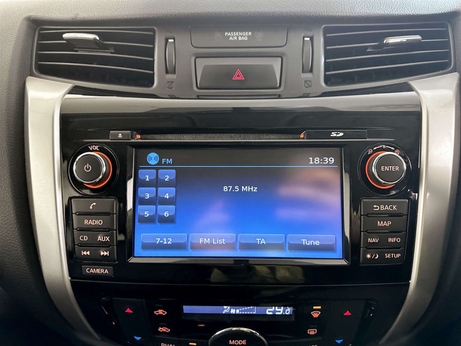 Used Nissan Navara 2019 for sale - 77802705: Photo 22