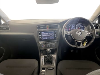 Used Volkswagen Golf 2018 for sale - 77639625: Photo