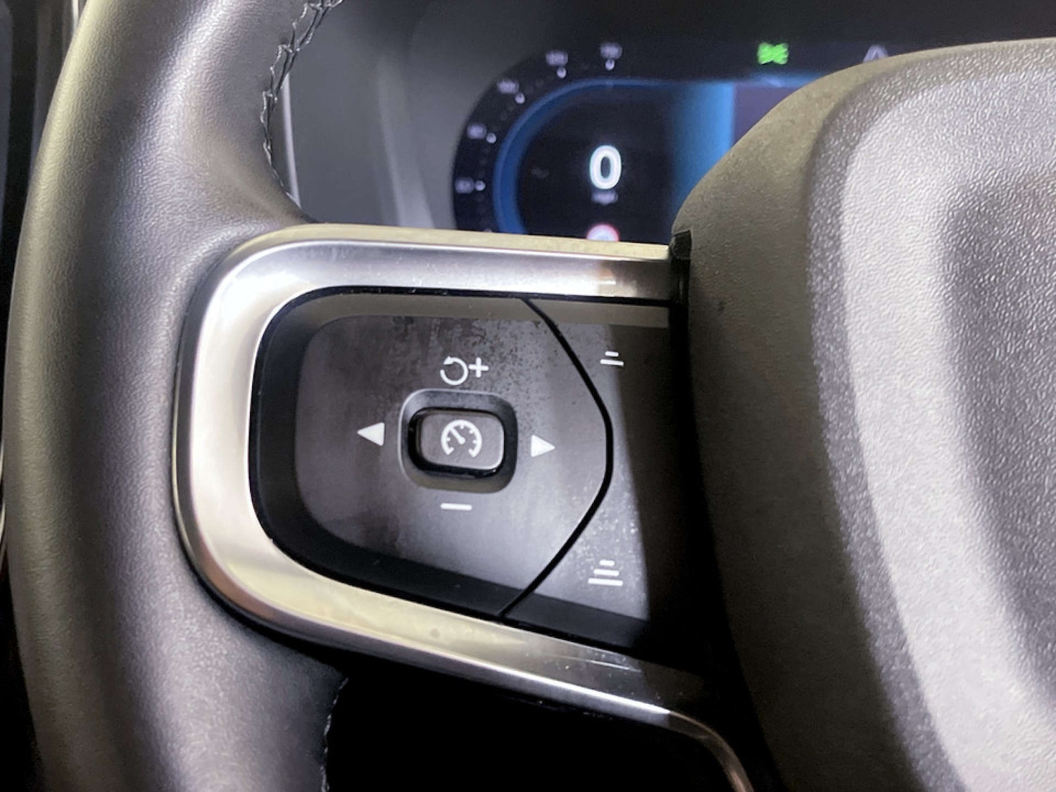 Used Volvo XC40 2022 for sale - 77186089: Photo 18