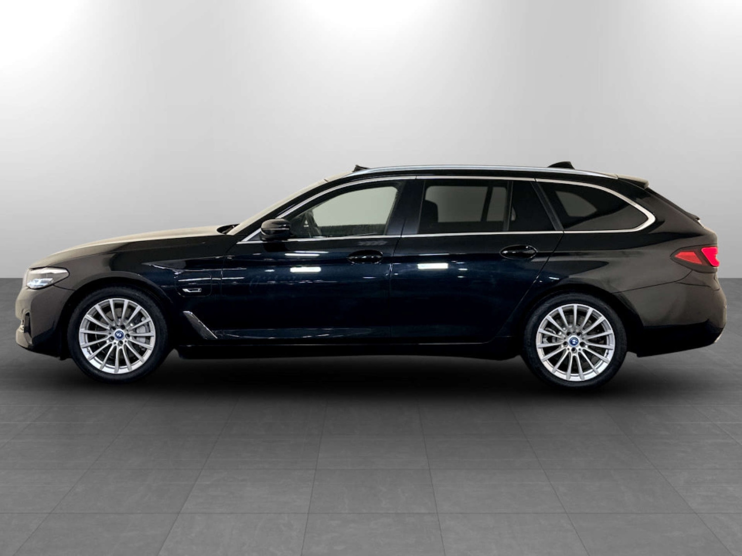 Used BMW 5 Series 2023 for sale - 77185948: Photo 7