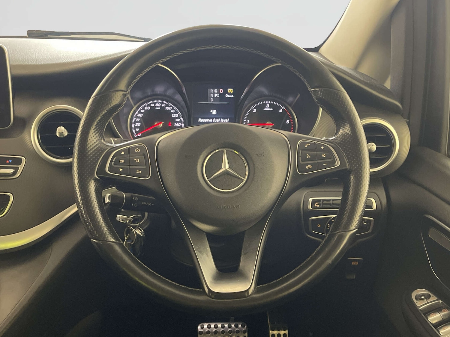 Used Mercedes-Benz V-Class 2016 for sale - 77920779: Photo 15