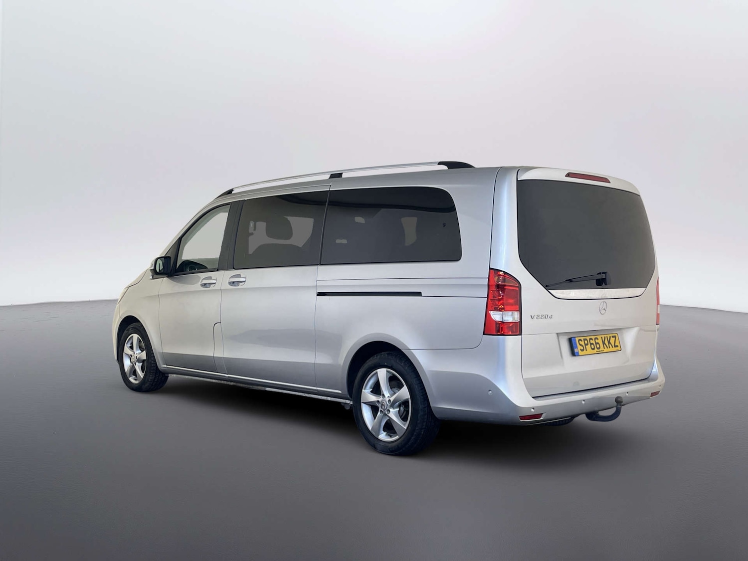 Used Mercedes-Benz V-Class 2016 for sale - 77920779: Photo 8