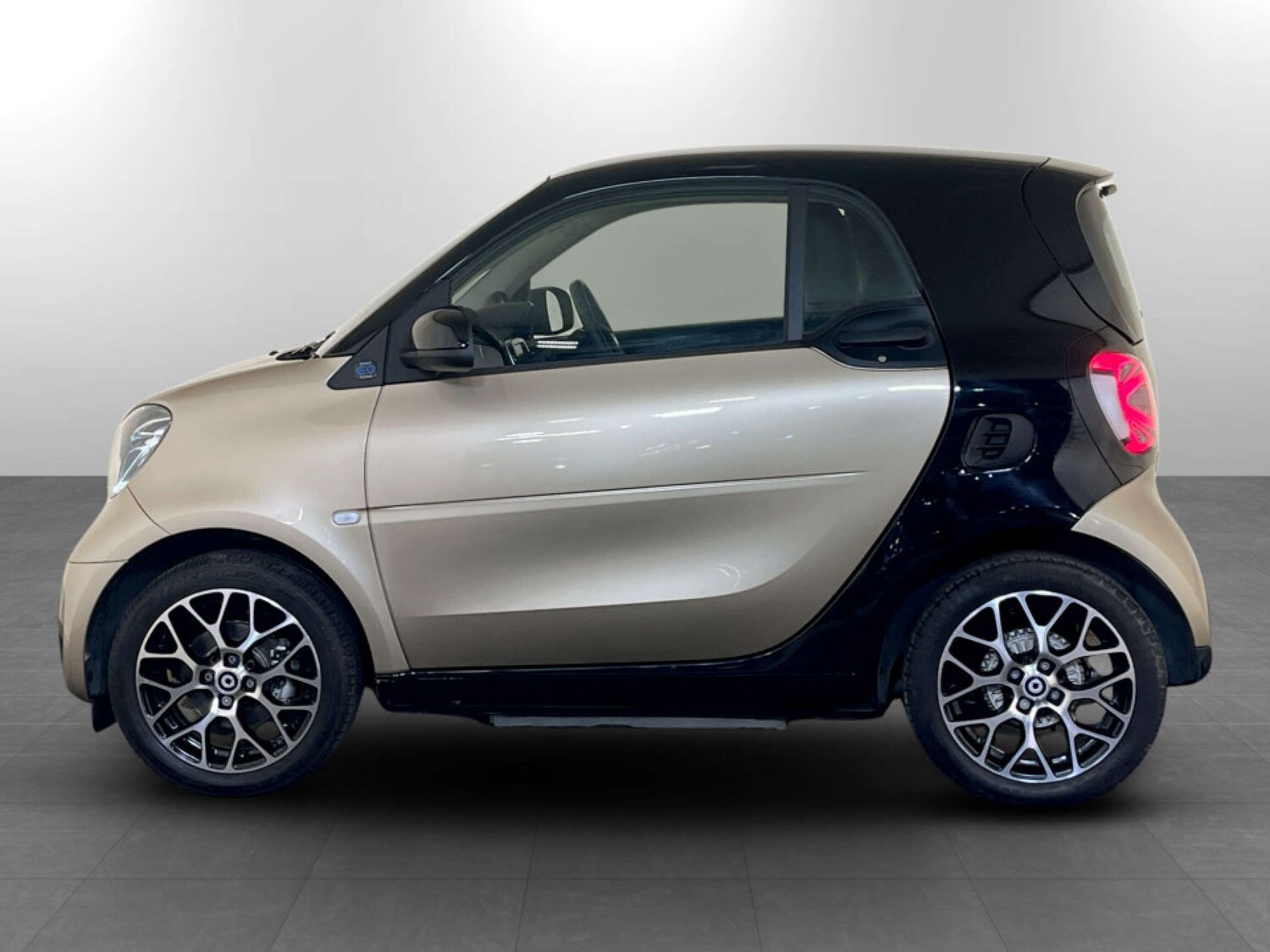 Used smart fortwo 2021 for sale - 77758665: Photo 7