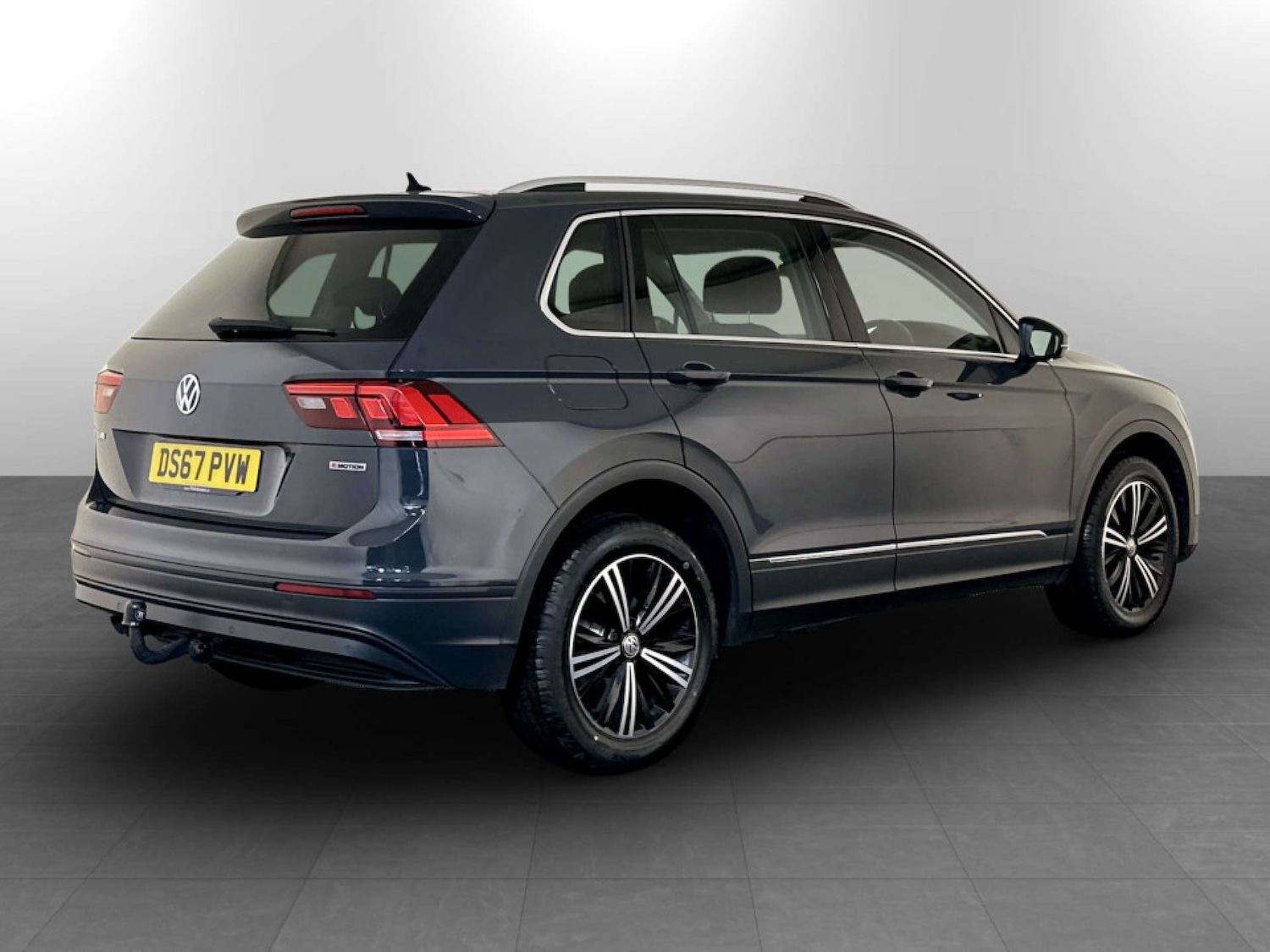 Used Volkswagen Tiguan 2017 for sale - 77494230: Photo 9