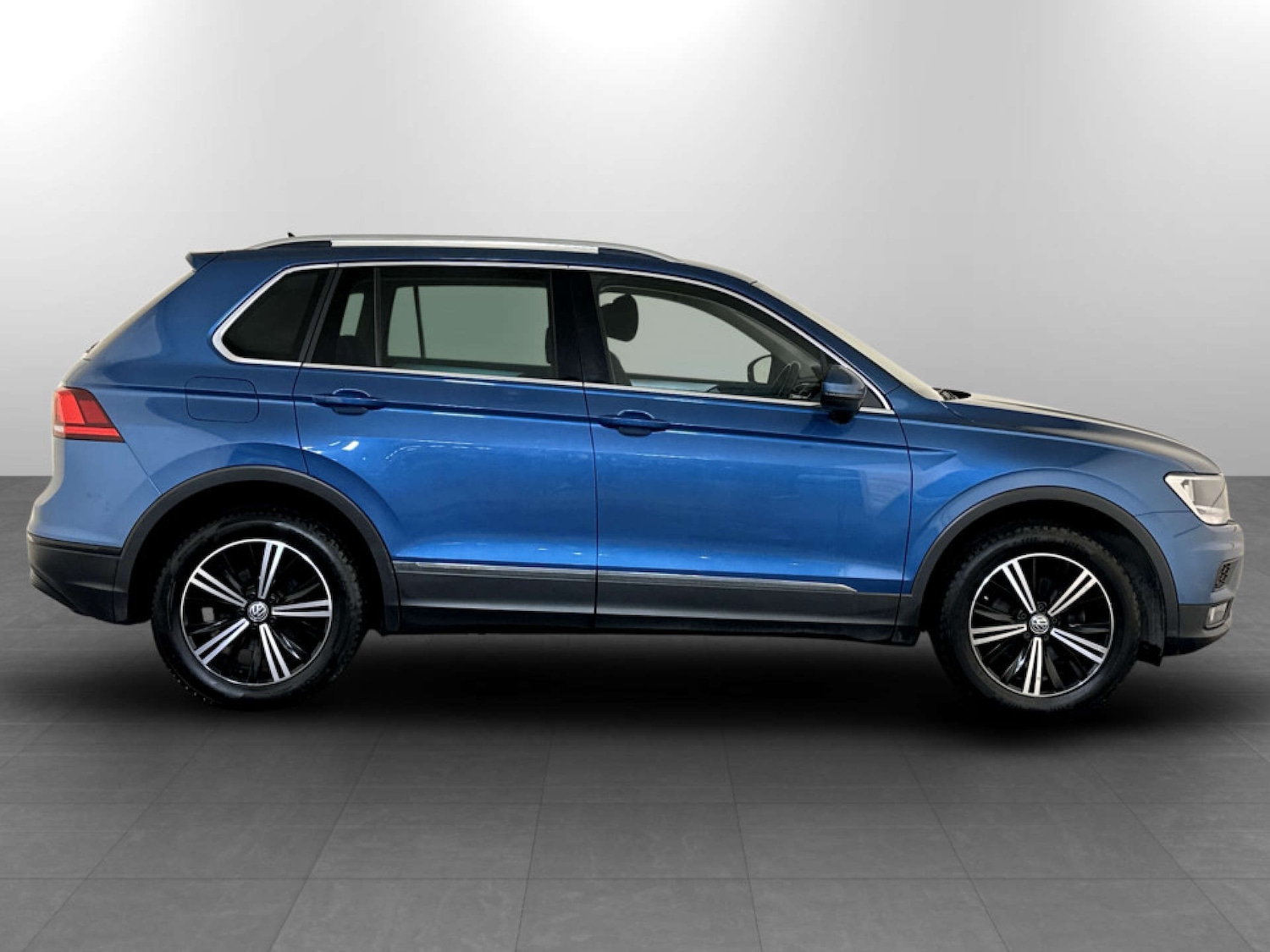 Used Volkswagen Tiguan 2019 for sale - 77195848: Photo 11