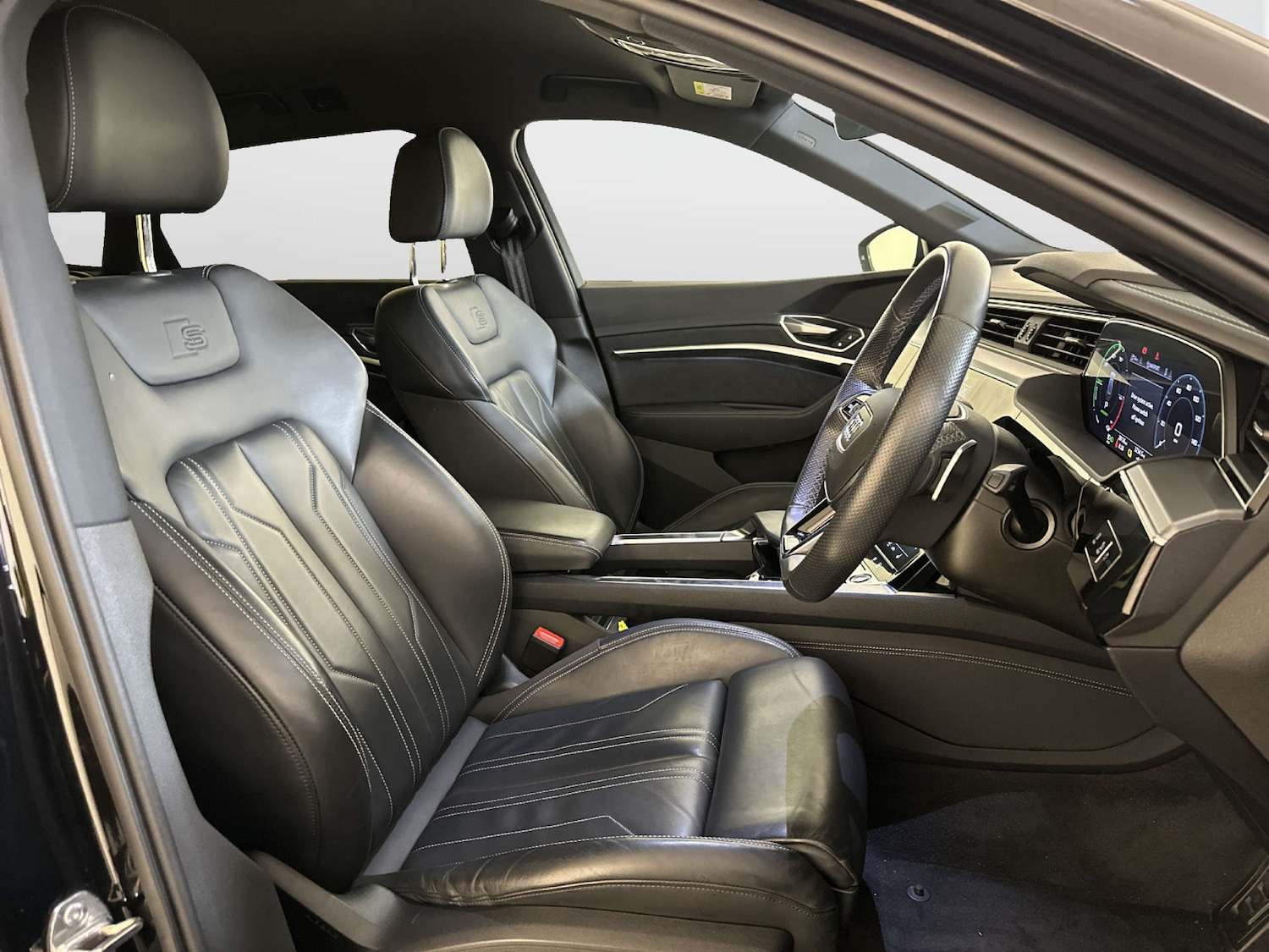 Used Audi e-tron 2022 for sale - 77934087: Photo 13