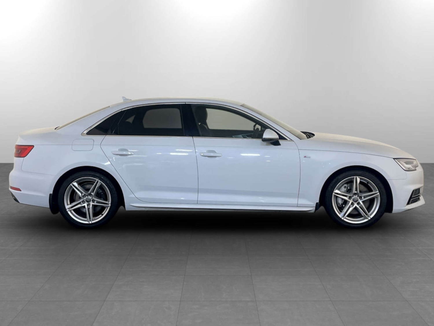 Used Audi A4 2017 for sale - 77185746: Photo 11