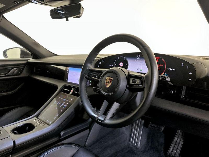 Used Porsche Taycan 2023 for sale - 76641034: Photo 15