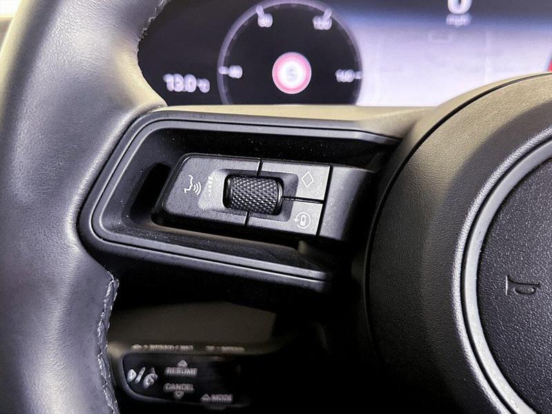 Used Porsche Taycan 2023 for sale - 76641034: Photo 18