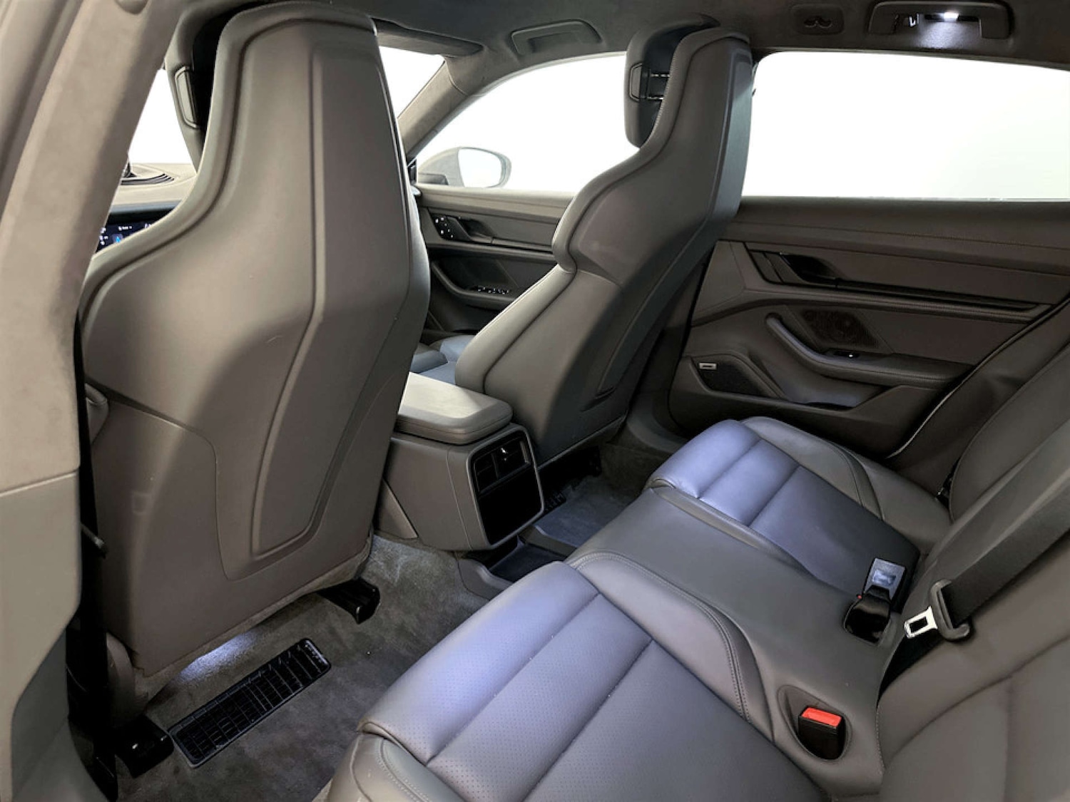 Used Porsche Taycan 2021 for sale - 77571348: Photo 14