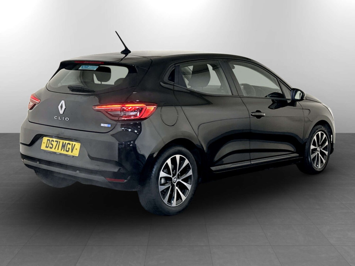 Used Renault Clio 2022 for sale - 77366780: Photo 11
