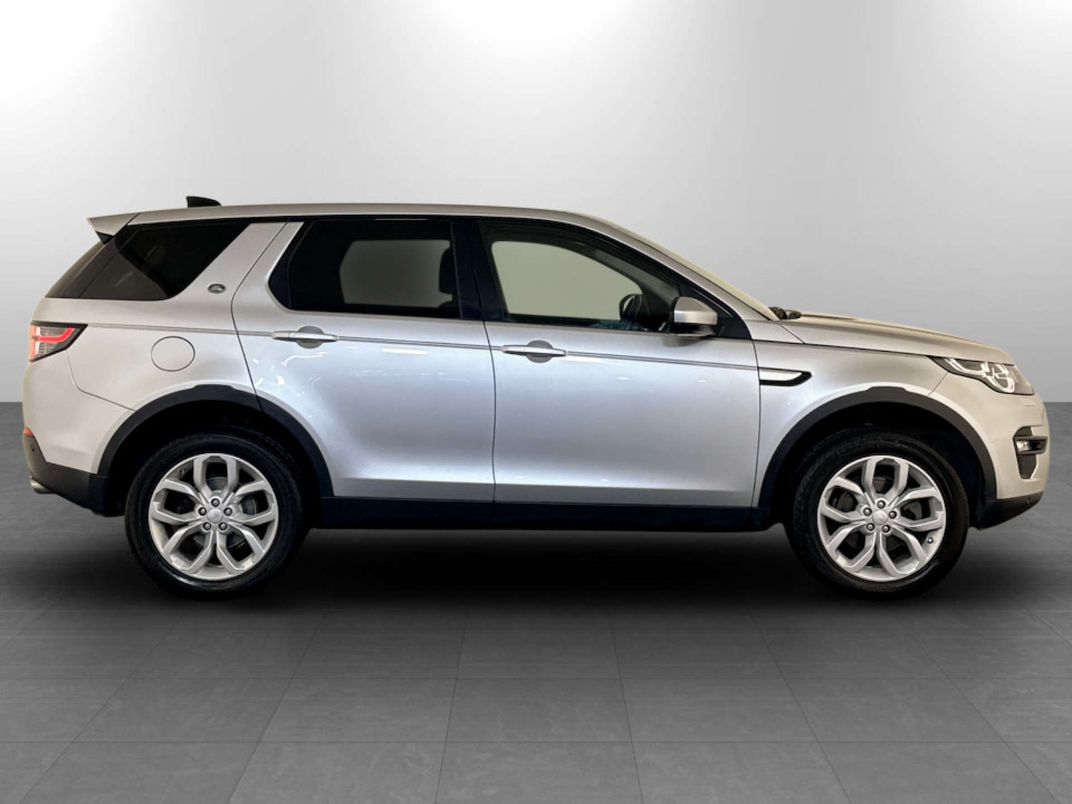 Used Land Rover Discovery Sport 2018 for sale - 77364215: Photo 11