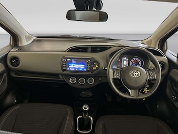 Used Toyota Yaris 2017 for sale - 79429509: Photo