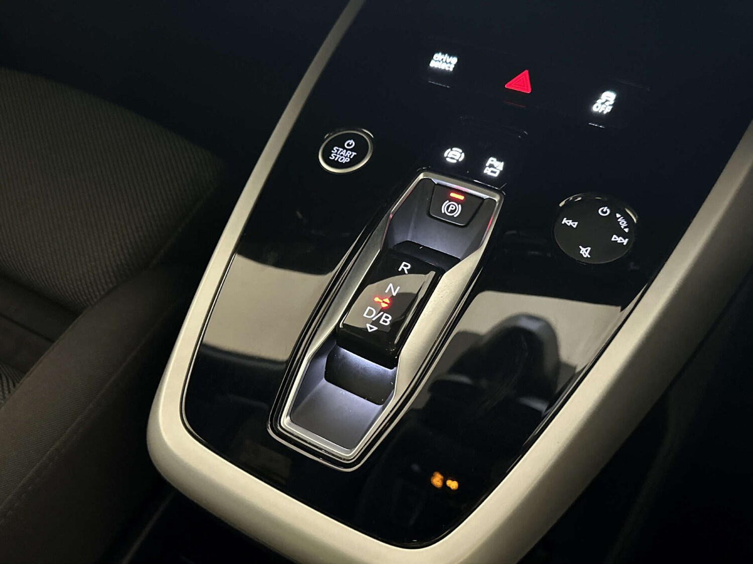 Used Audi Q4 e-tron 2023 for sale - 77967816: Photo 25