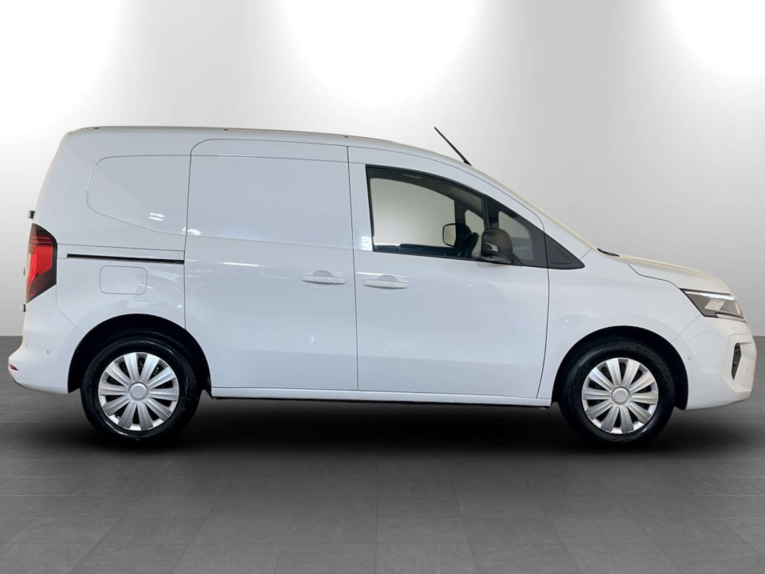 Used Nissan Other 2023 for sale - 77590607: Photo 10