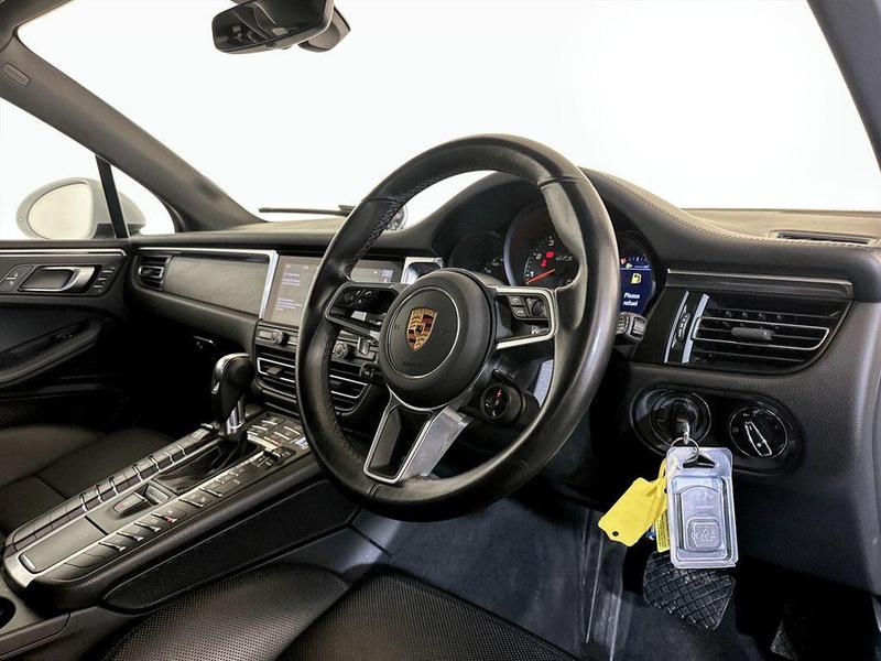 Used Porsche Macan 2020 for sale - 76344441: Photo 15
