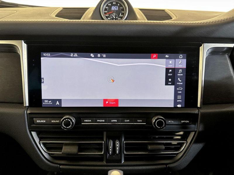 Used Porsche Macan 2020 for sale - 76344441: Photo 24
