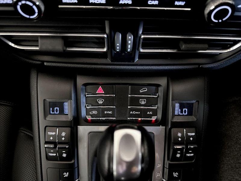 Used Porsche Macan 2020 for sale - 76344441: Photo 30