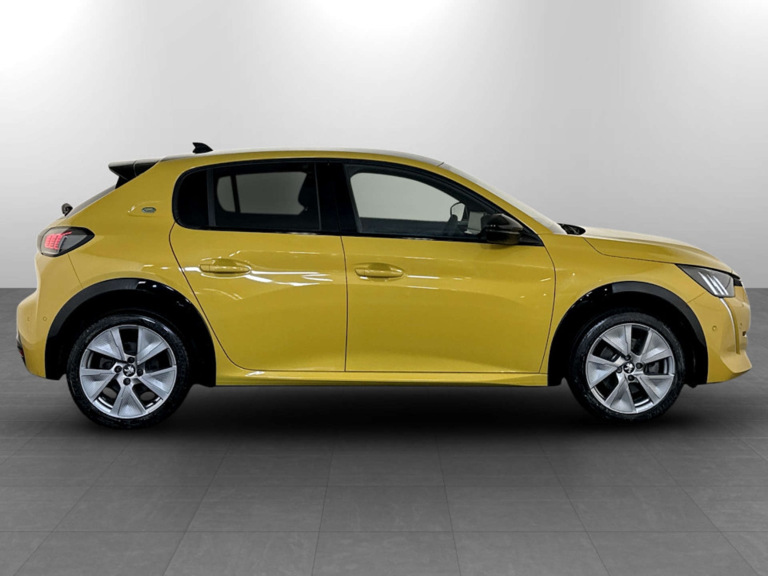 Used Peugeot 208 2023 for sale - 77639629: Photo 11