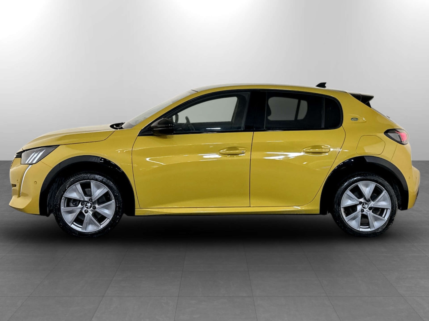 Used Peugeot 208 2023 for sale - 77639629: Photo 7