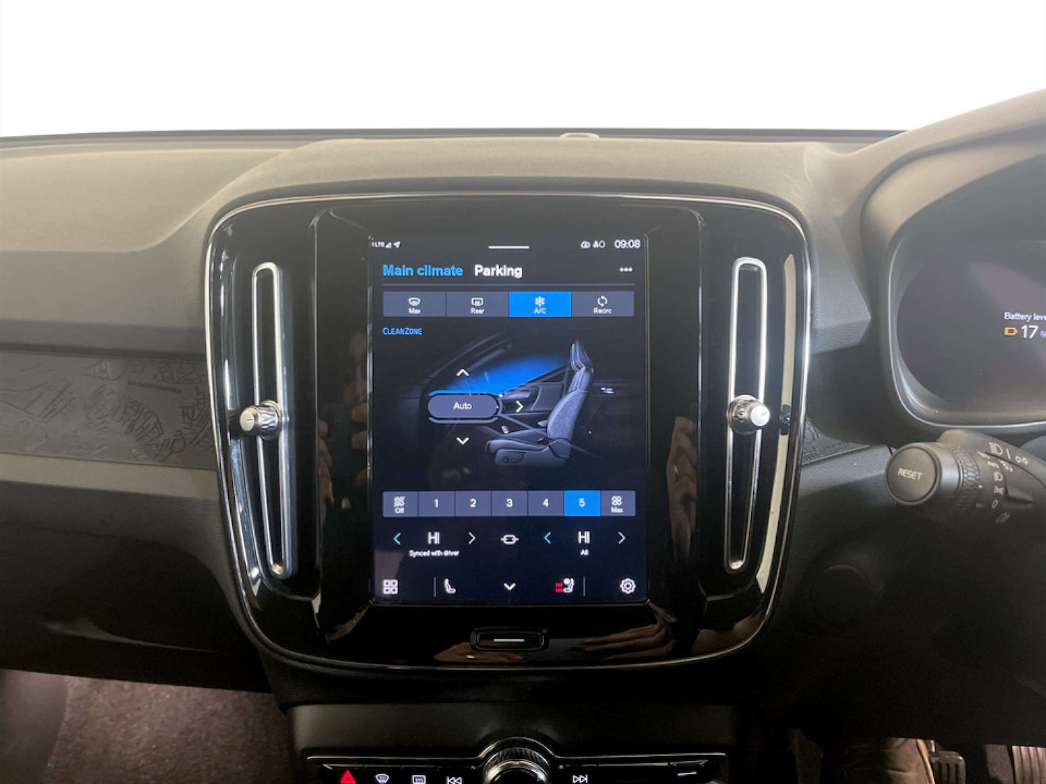 Used Volvo XC40 2022 for sale - 77452465: Photo 21