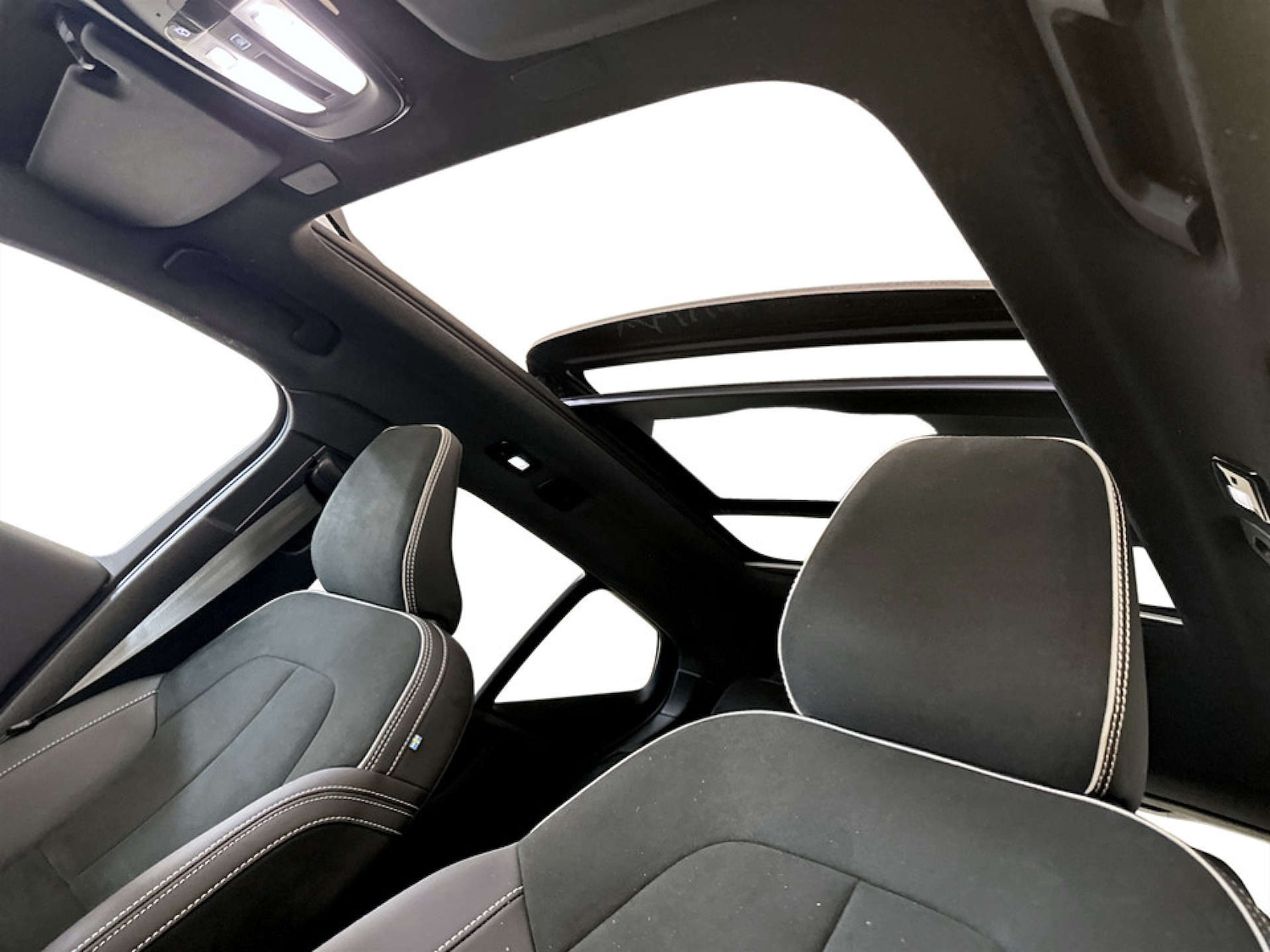 Used Volvo XC40 2023 for sale - 77667824: Photo 14