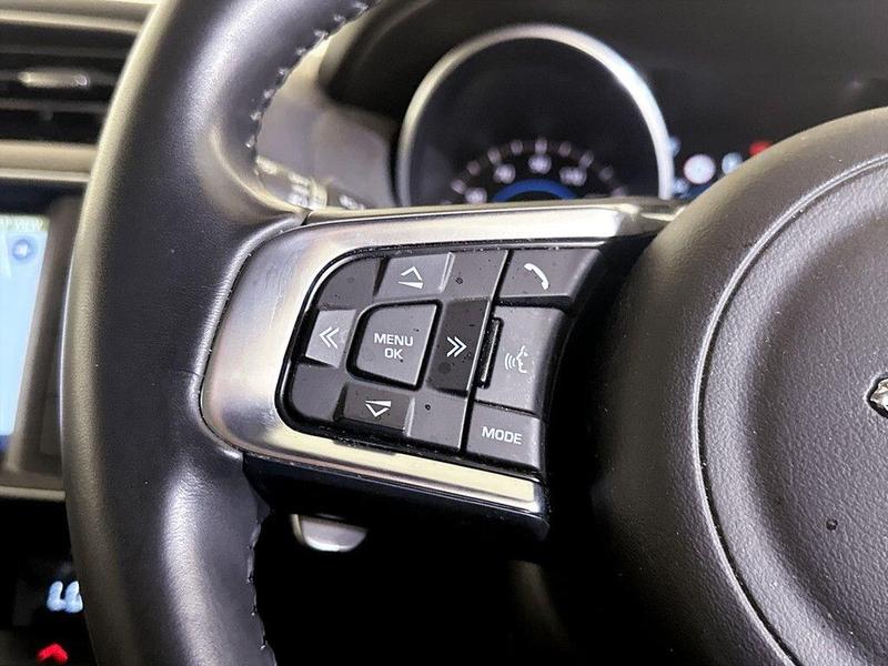 Used Jaguar F-Pace 2017 for sale - 76716372: Photo 18