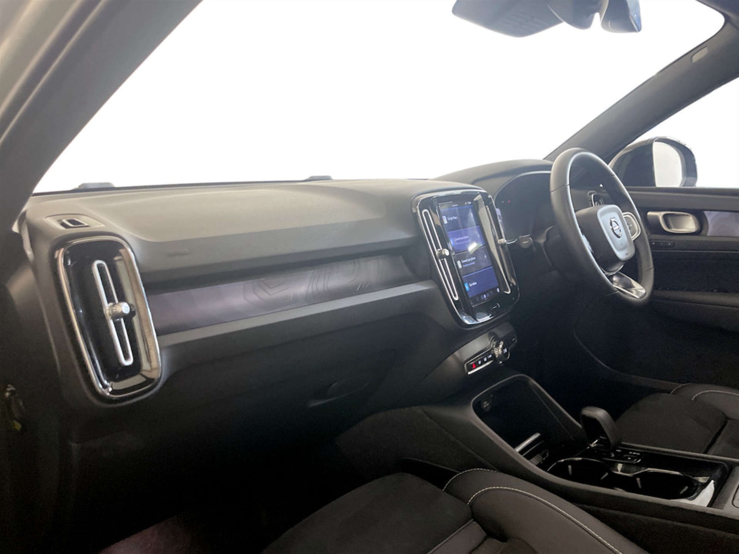 Used Volvo XC40 2023 for sale - 77681227: Photo 11